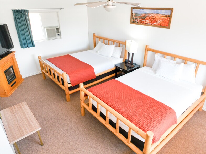 More Photos Of 227 N Hwy 89, Hatch Hotel For Sale