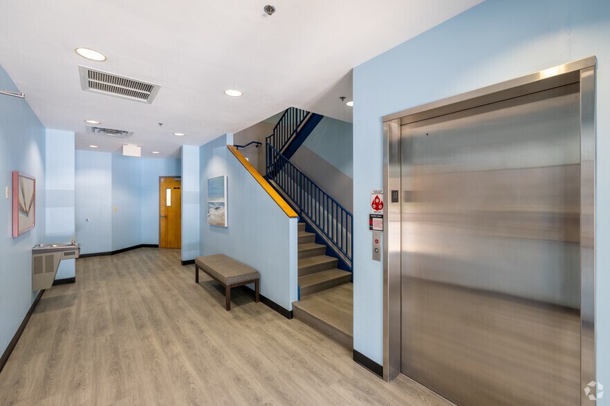 More Photos Of 140 Boulevard, Washington Office For Lease