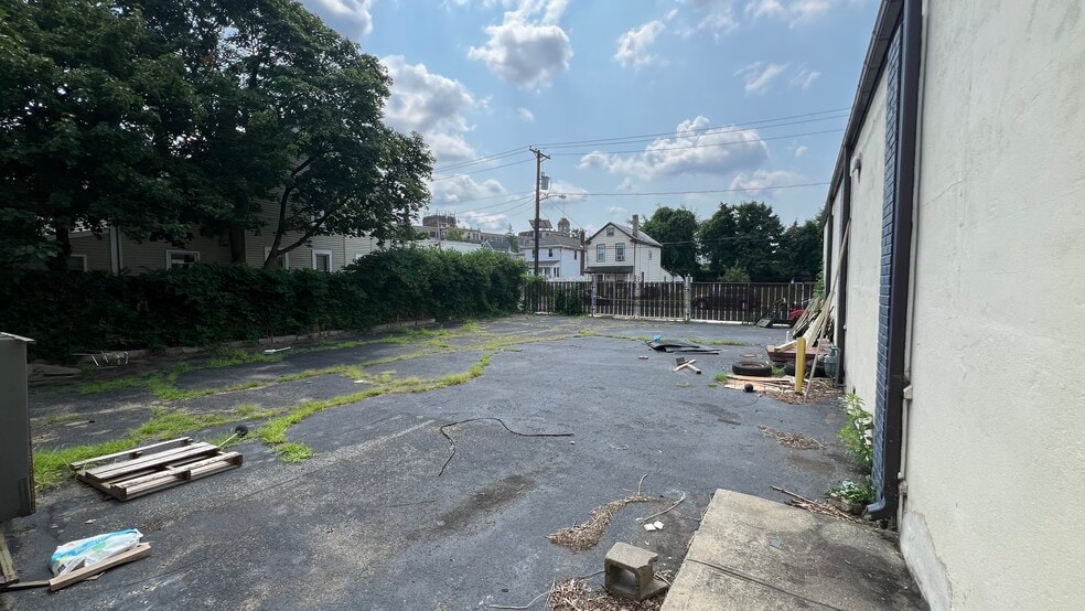 More Photos Of 41 Polk St, Riverside Industrial For Sale