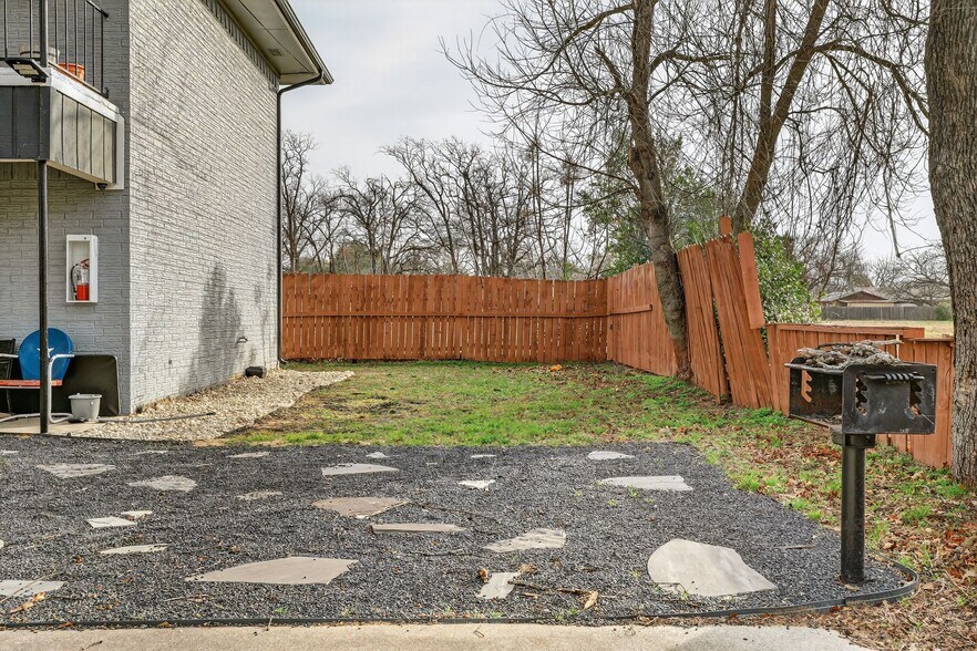 More Photos Of 306 Calhoun Dr, Rockdale Apartments For Sale
