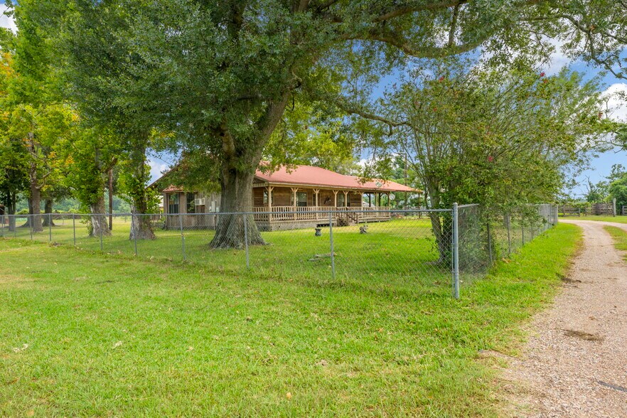 More Photos Of 14630 Hwy 105, Cleveland Land For Sale