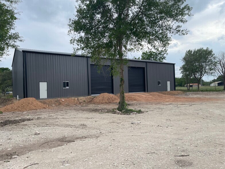 More Photos Of 1212 Cottonwood Church Rd, Rosenberg Warehouse For Lease
