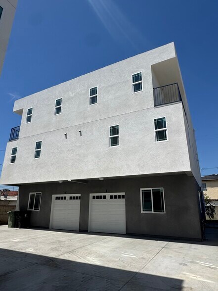 More Photos Of 1035 S Woods Ave, East Los Angeles Multifamily For Sale