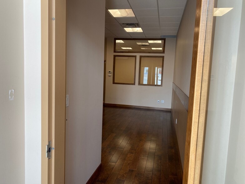 More Photos Of 2951 Ellwood Dr, Edmonton Storefront Retail Office For Lease