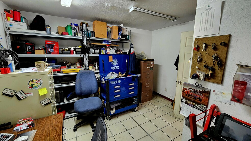 More Photos Of 3022 1st Ave, Greeley Warehouse For Sale