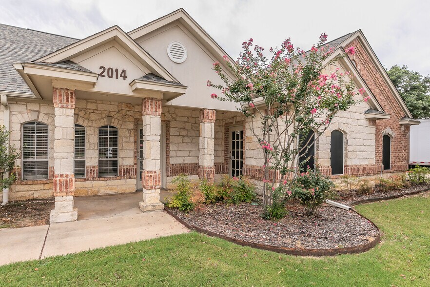 Primary Photo Of 2014 Justin Rd, Highland Village Medical For Lease