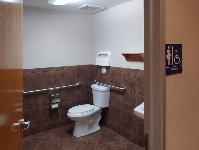 More Photos Of 17431 N 71st Dr, Glendale Medical For Lease