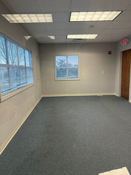 More Photos Of 97 Cedar Grove Ln, Somerset Office For Lease