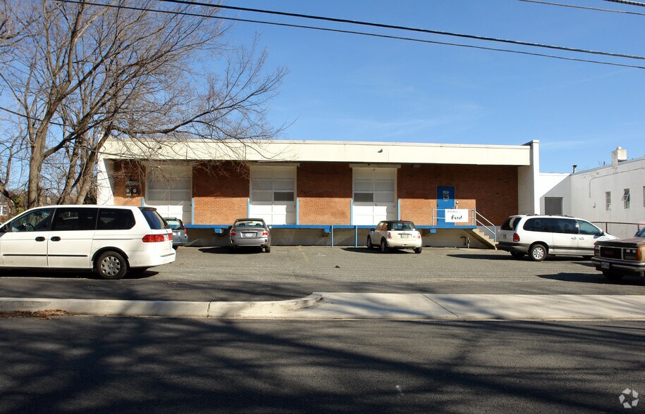 More Photos Of 3401 8th St NE, Washington Warehouse For Lease