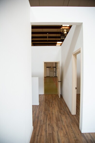 More Photos Of 2420 Midtown Pl NE, Albuquerque Warehouse For Sale