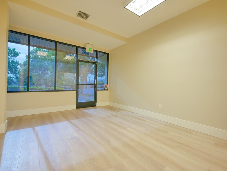 More Photos Of 450 S Lone Hill Ave, San Dimas Warehouse For Lease
