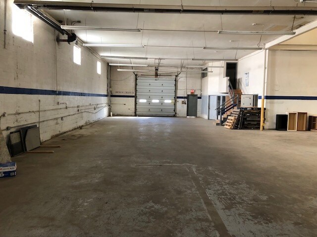 More Photos Of 9208 Venture Ct, Manassas Park Warehouse For Lease