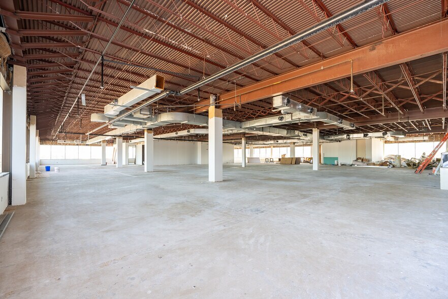 More Photos Of 7604 Kempwood Dr, Houston Light Distribution For Lease