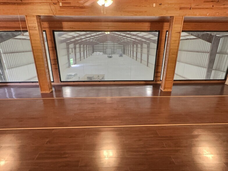 More Photos Of 3411 FM465, Seguin Warehouse For Lease