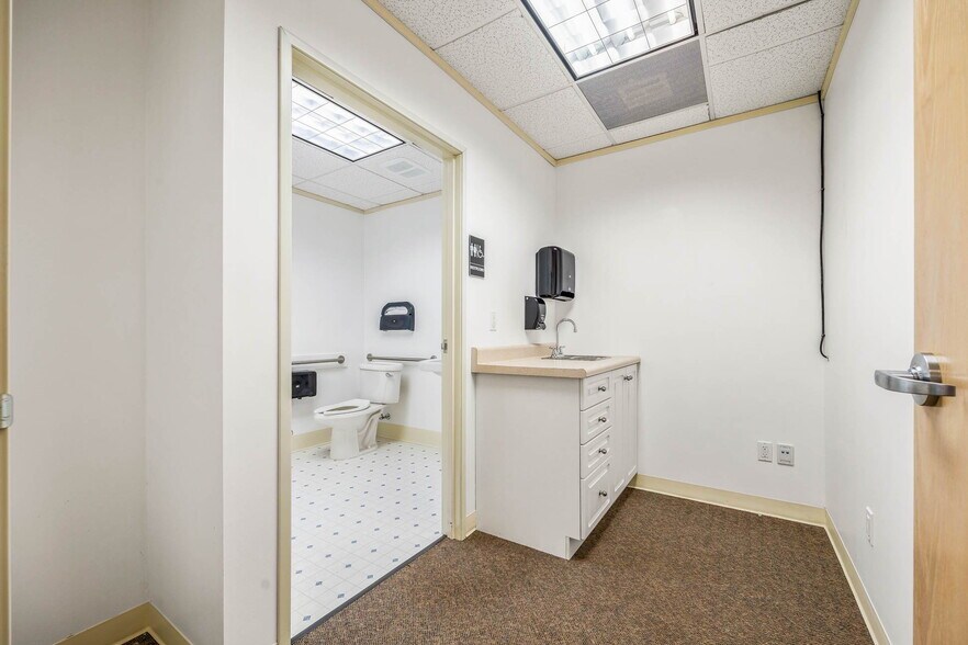More Photos Of 705 9th St, Florence Medical For Lease