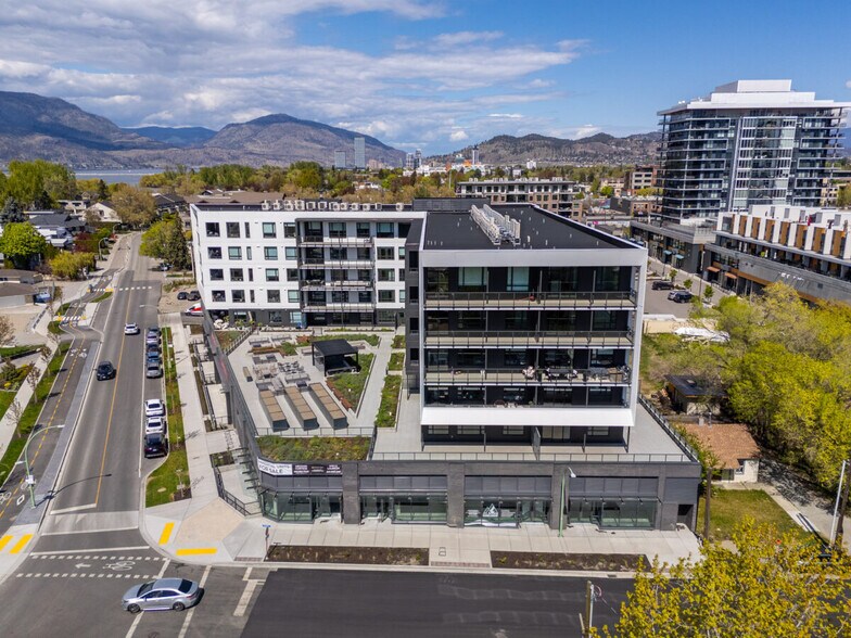 More Photos Of 3051 Abbott st, Kelowna Apartments For Sale
