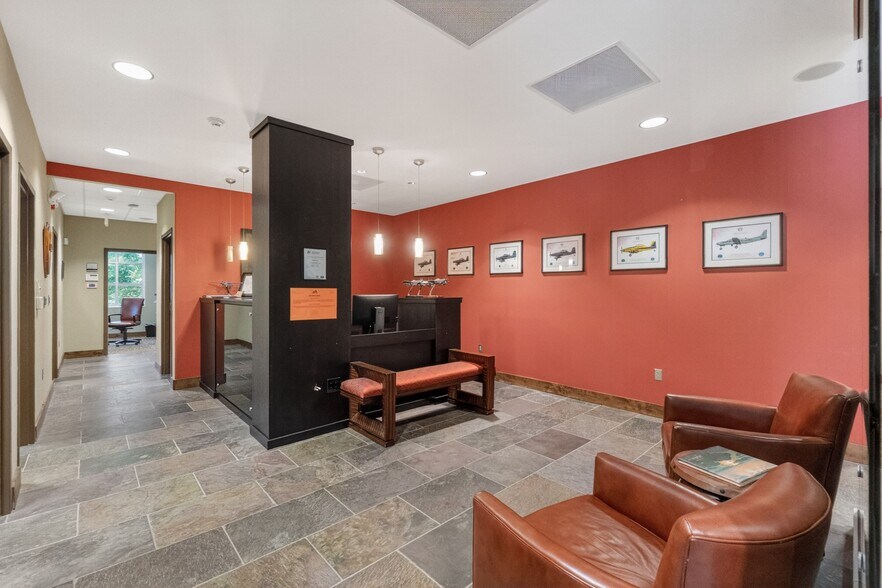More Photos Of 133 River Park Rd, Mooresville Office For Lease