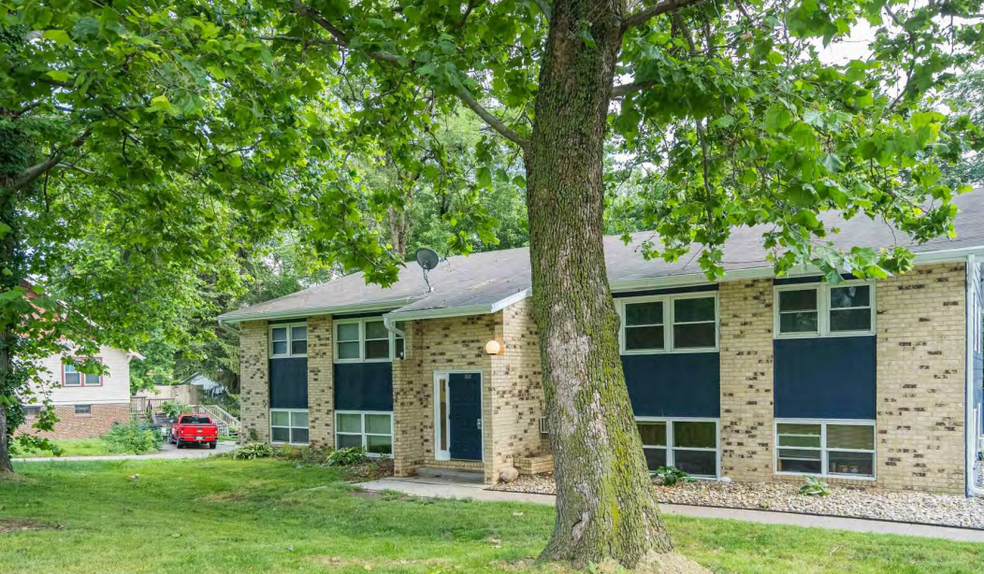 Primary Photo Of 4001 E University Ave, Des Moines Apartments For Sale