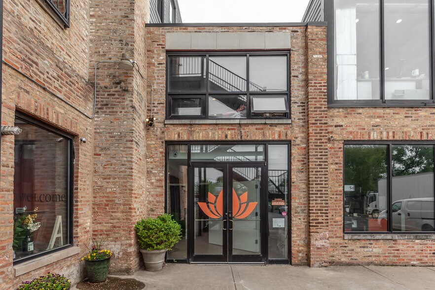 Primary Photo Of 2425 W 14th St, Chicago Loft Creative Space For Lease