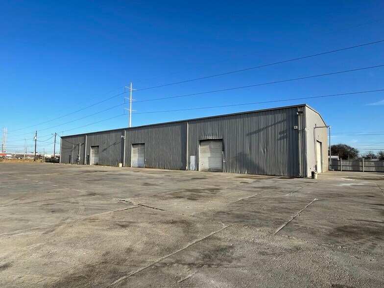 More Photos Of 2434 Etring Ave, Corpus Christi Warehouse For Sale