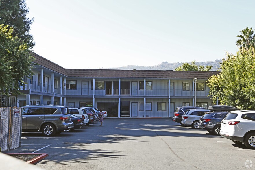 Primary Photo Of 185 Front St, Danville Medical For Lease