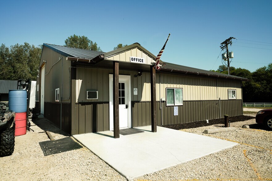 More Photos Of 145 Railroad Ave, Ellsworth Warehouse For Lease