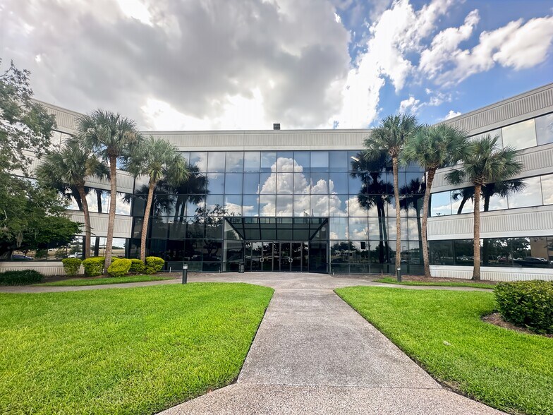 More Photos Of 604 Courtland St, Orlando Coworking Space