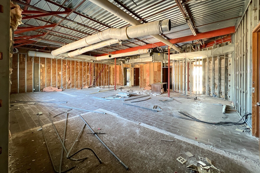 More Photos Of 3200 E Memorial Rd, Edmond Medical For Sale