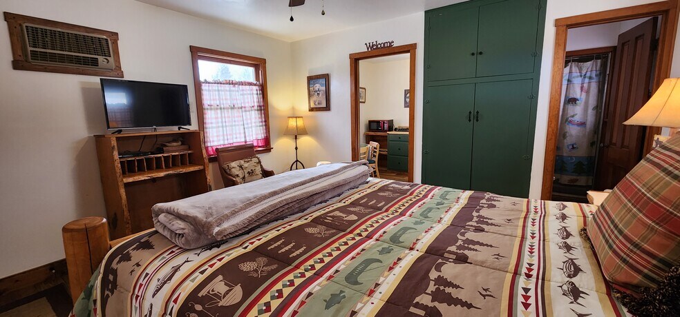 More Photos Of 7990 Highway 264, Dyer Trailer Camper Park For Sale