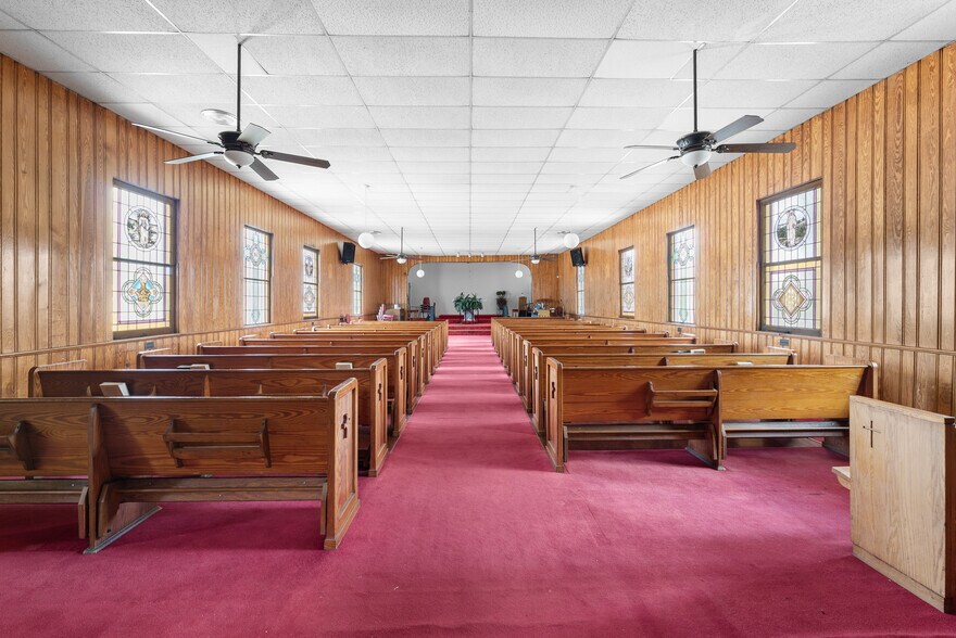 More Photos Of 902 W 36th St, Savannah Religious Facility For Lease