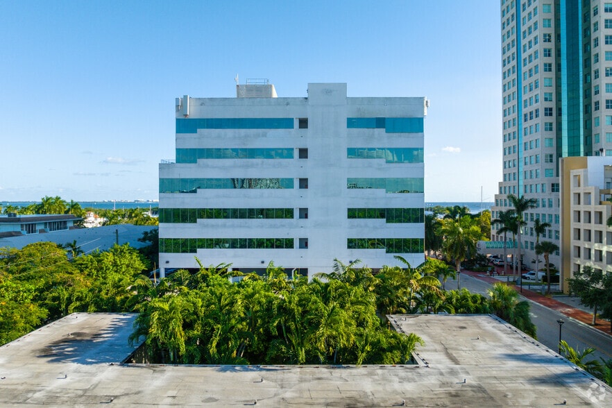 More Photos Of 3225 Aviation Ave, Coconut Grove Office For Lease