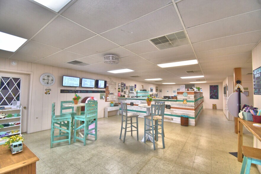 More Photos Of 103-105 S Scenic Hwy, Frostproof General Retail For Sale