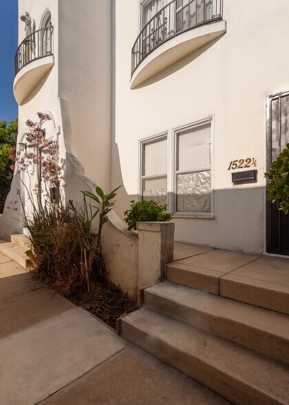 More Photos Of 1520 Menlo Ave, Los Angeles Apartments For Sale