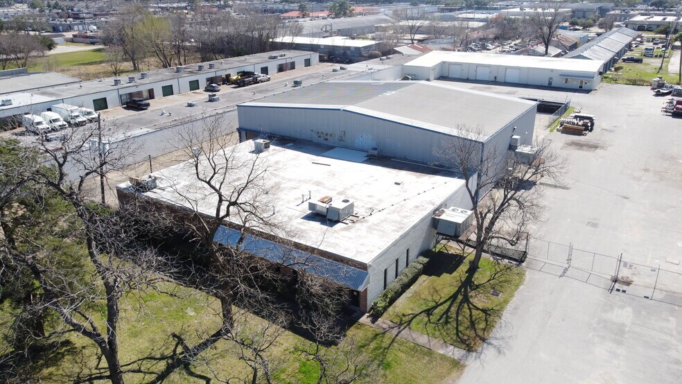 More Photos Of 4939 Milwee St, Houston Warehouse For Lease