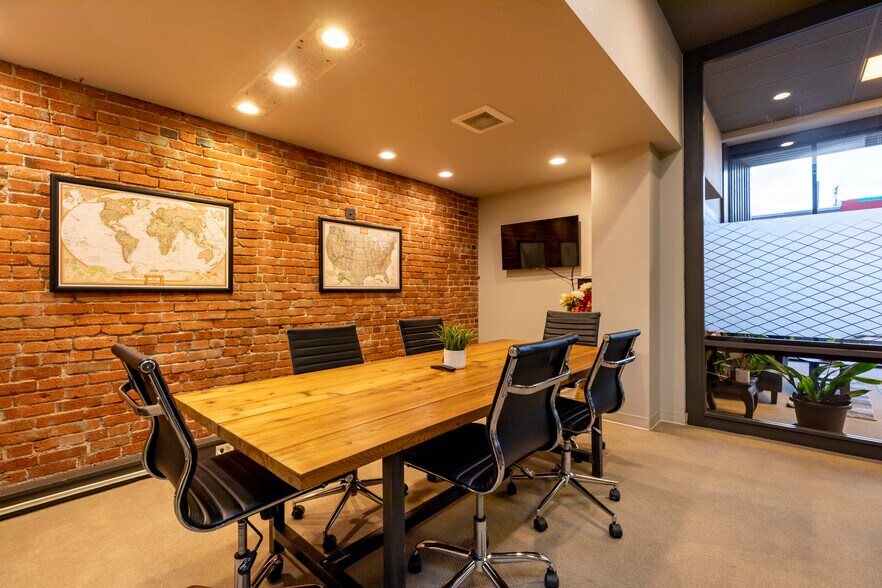 More Photos Of 422 Main St, Klamath Falls Office For Sale