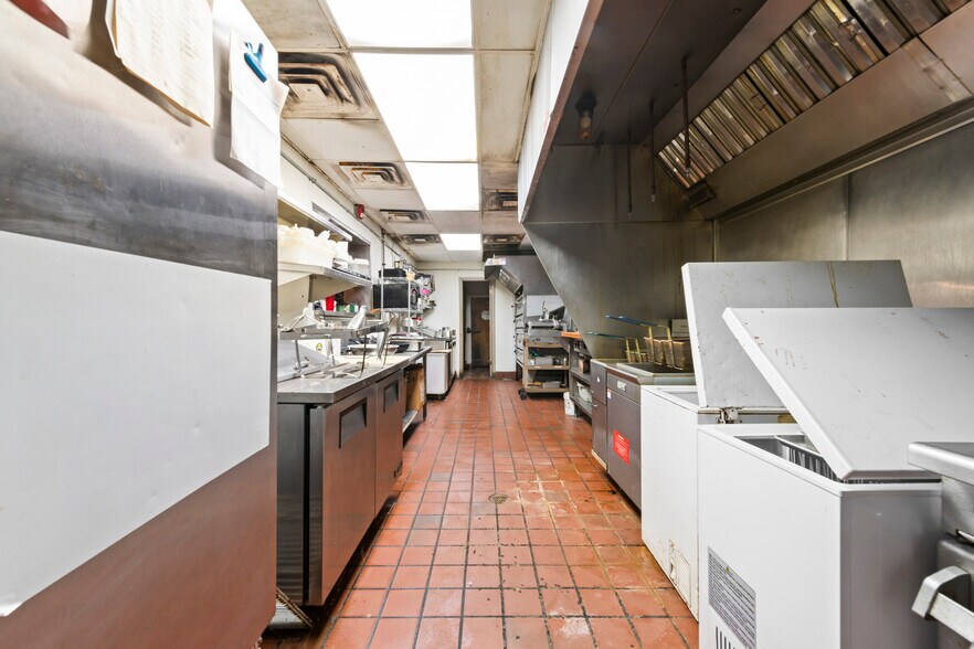 More Photos Of 1090 Rochester Rd, Troy Restaurant For Sale