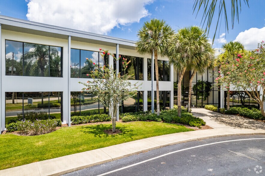 More Photos Of 3191 Maguire Blvd, Orlando Unknown For Lease
