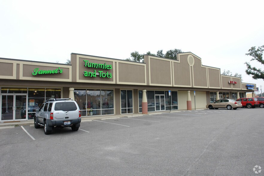 More Photos Of 6103 Tippin Ave, Pensacola General Retail For Lease