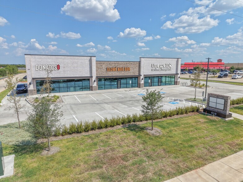 More Photos Of 610 S Crawford Dr, Fate Restaurant For Sale