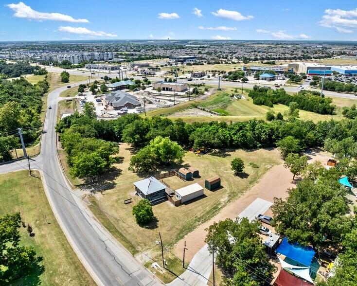More Photos Of 303 W Broade St, Leander Land For Sale