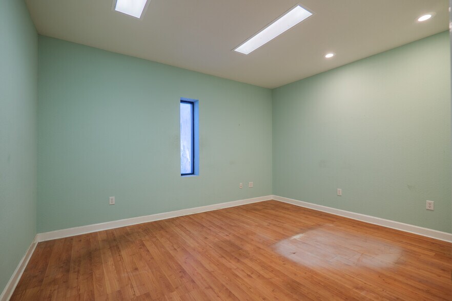 More Photos Of 450 W Highway 64, Lakeland Warehouse For Lease