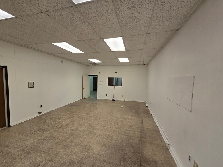 More Photos Of 14 Main St, Yonkers Storefront Retail Office For Lease