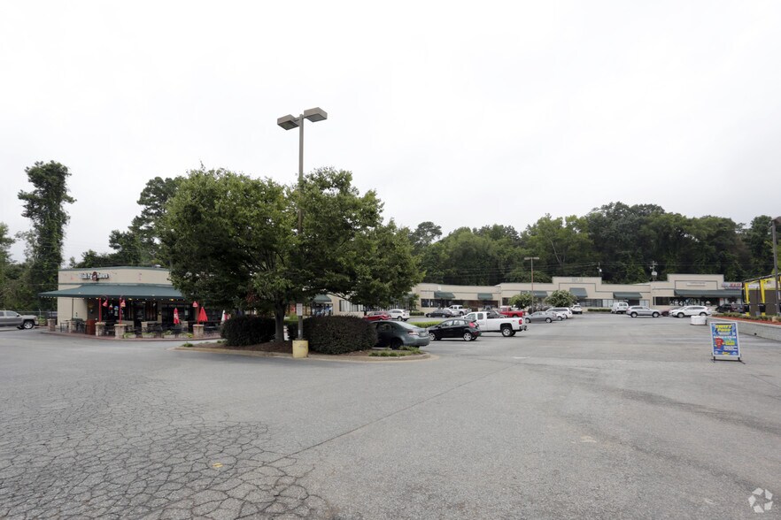 More Photos Of 2440 W Broad St, Athens Freestanding For Lease