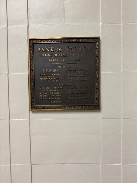 More Photos Of 305-307 E Main St, Front Royal Office For Sale