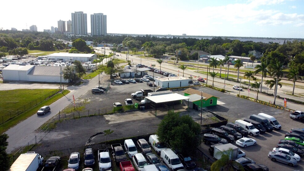 More Photos Of 3340 Palm Beach Blvd, Fort Myers Freestanding For Sale