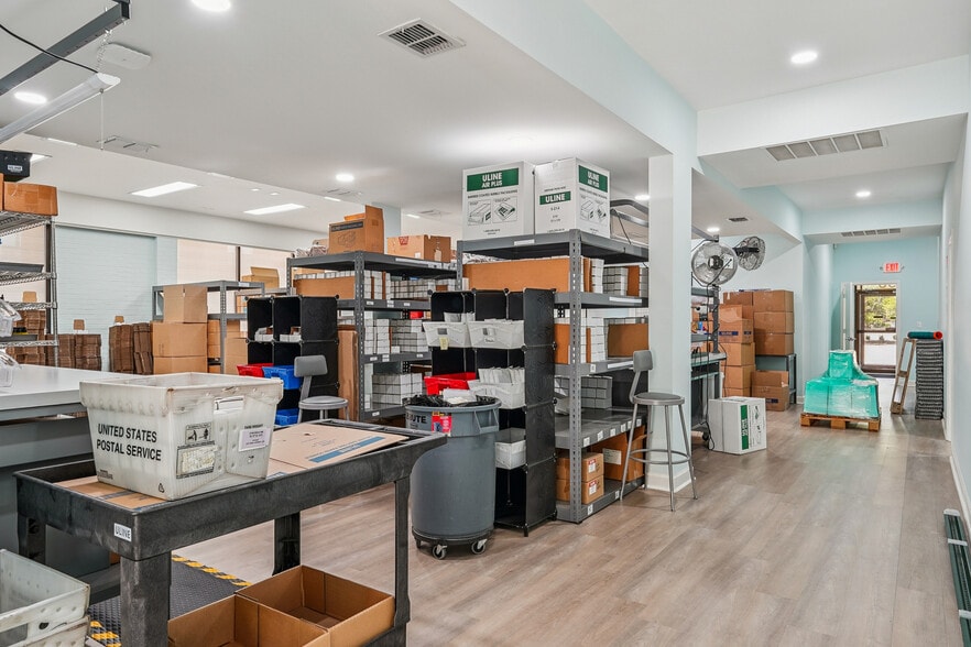 More Photos Of 396 W Main St, Lewisville Medical For Sale