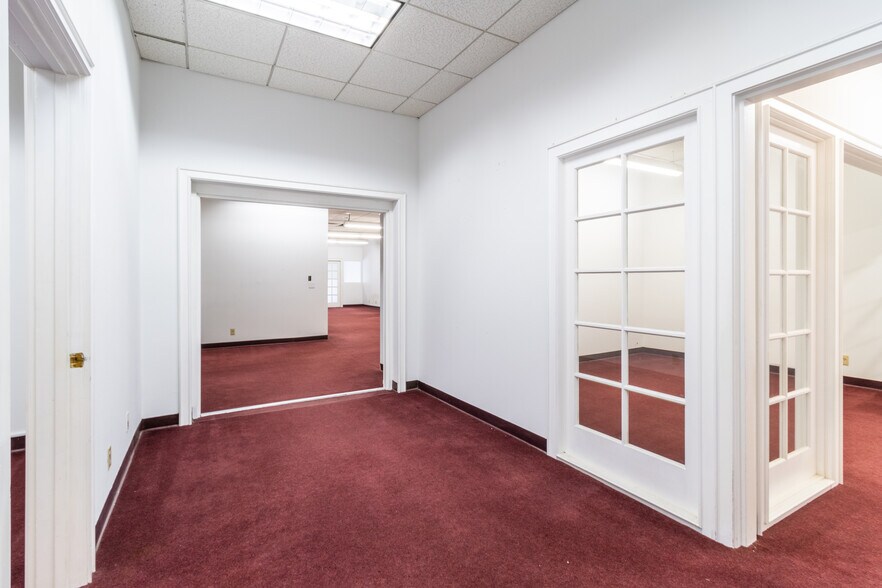 More Photos Of 1307-1311 Sutter St, San Francisco Storefront Retail Office For Sale