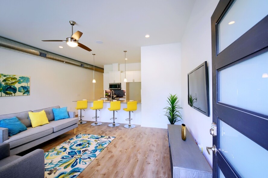 More Photos Of 6001 Bolm Rd, Austin Apartments For Sale