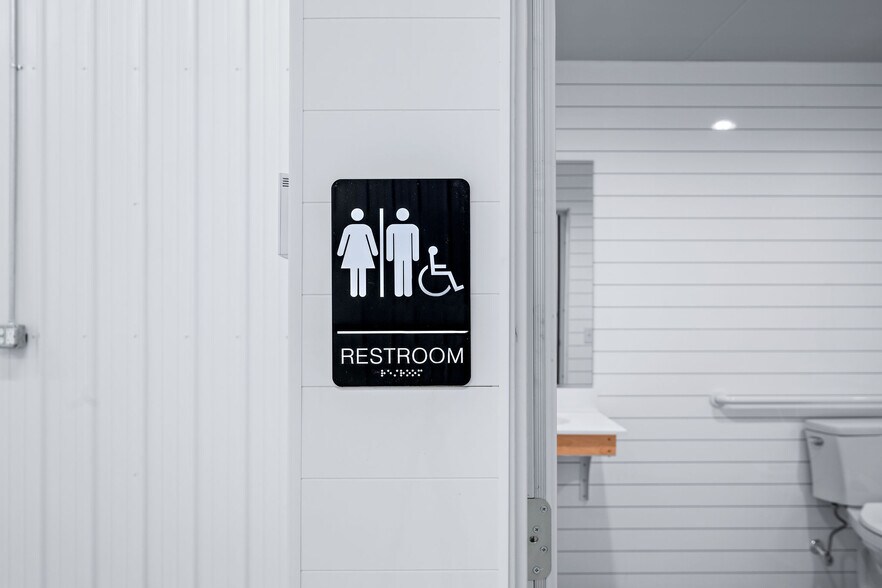 More Photos Of 2690 Grissom st, Columbus Unknown For Lease