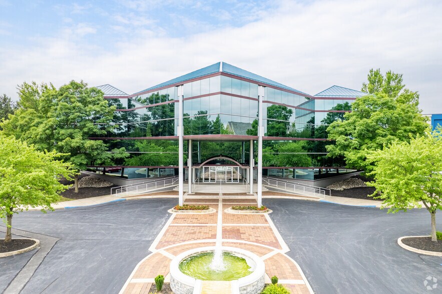 More Photos Of 1869 Charter Ln, Lancaster Office For Lease